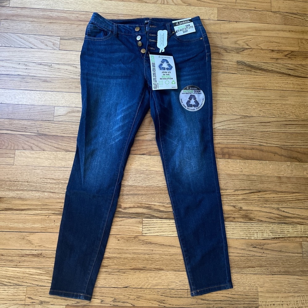 Skinny jeans size 6 NWT